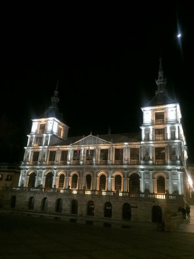 Apartamentos Catedral Escalinata โตเลโด ภายนอก รูปภาพ
